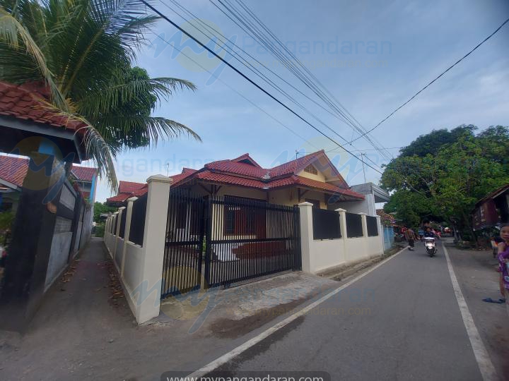  Tampilan depan Caki Guest House Pangandaran