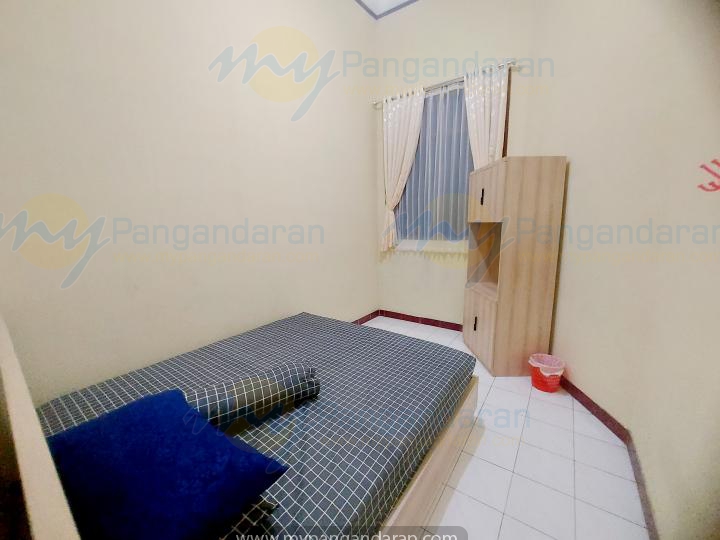  Tampilan Kamar Tidur Caki Guest House Pangandaran